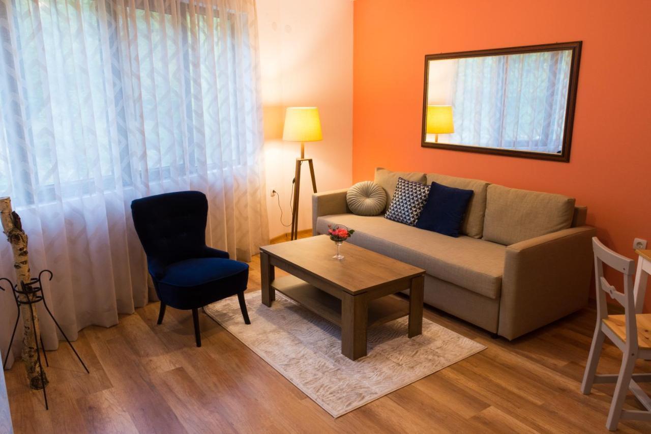 Apartment Rebus *