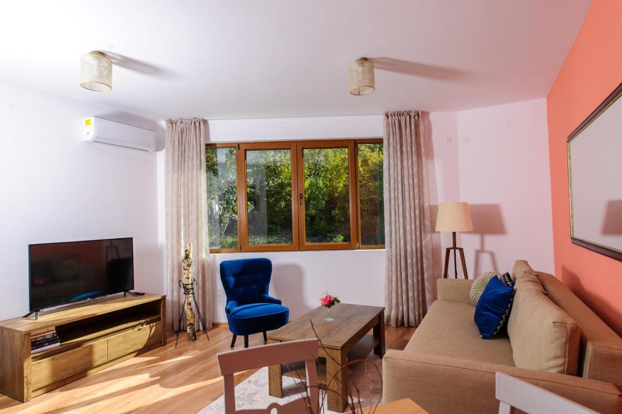 Apartment Rebus *
