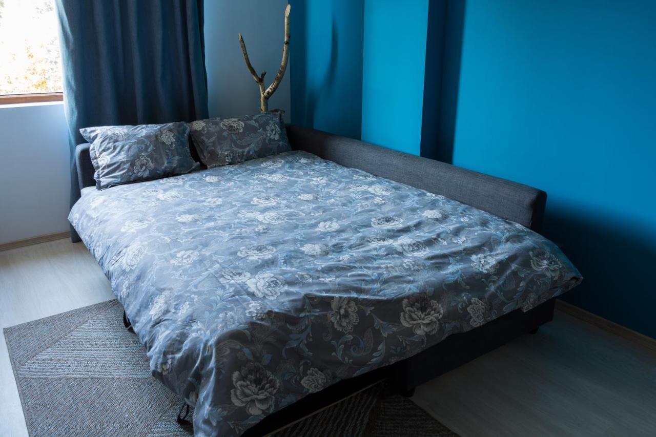 Apartment Rebus *